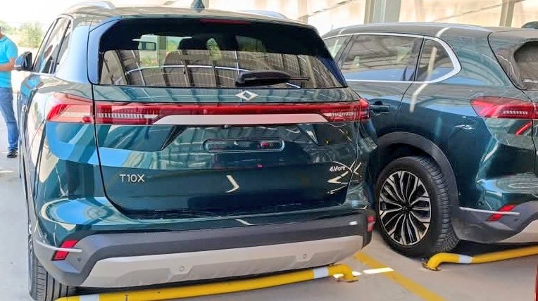 Togg T10X 4More, Togg çift motor, Togg dört çeker, Togg 435 beygir, Togg AWD, Togg yeni model, Togg ÖTV düzenlemesi, Togg T10X 4More özellikleri, Togg 4More nedir, Togg dört çeker ne zaman çıkacak, Togg çift motorlu SUV, Togg T10X dört çeker fiyatı, Togg 2025 ÖTV güncellemesi, yerli elektrikli SUV, Türkiye elektrikli otomobil, Togg yeni ÖTV oranı